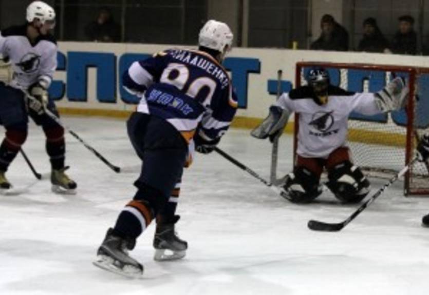 Харьков разгромил Воронов (15.02.11)