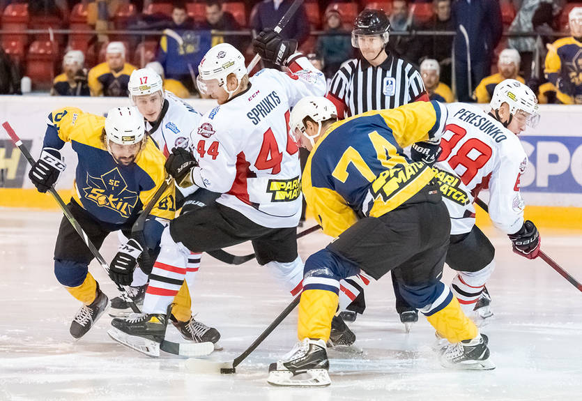 Донбасс в ярком матче обыграл Сокол