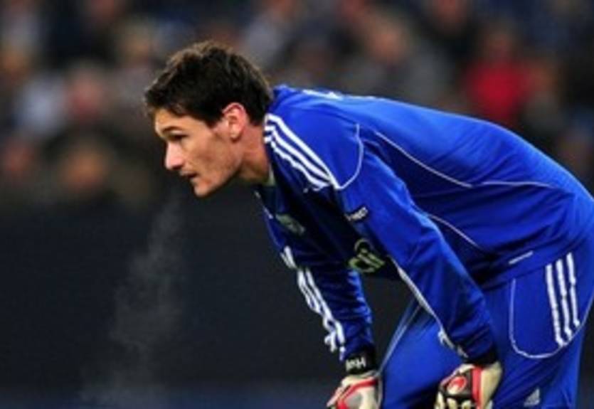 Вратарь Лиона мечтает о Манчестере