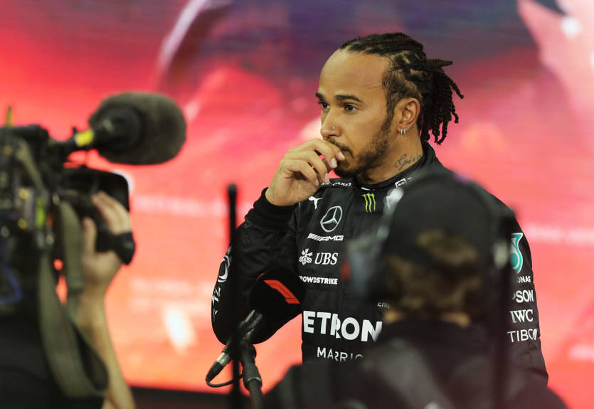 Хэмилтон сообщил Мерседес, что не планирует уходить из Формулы 1 Хэмилтон сообщил Мерседес, что не планирует уходить из Формулы 1