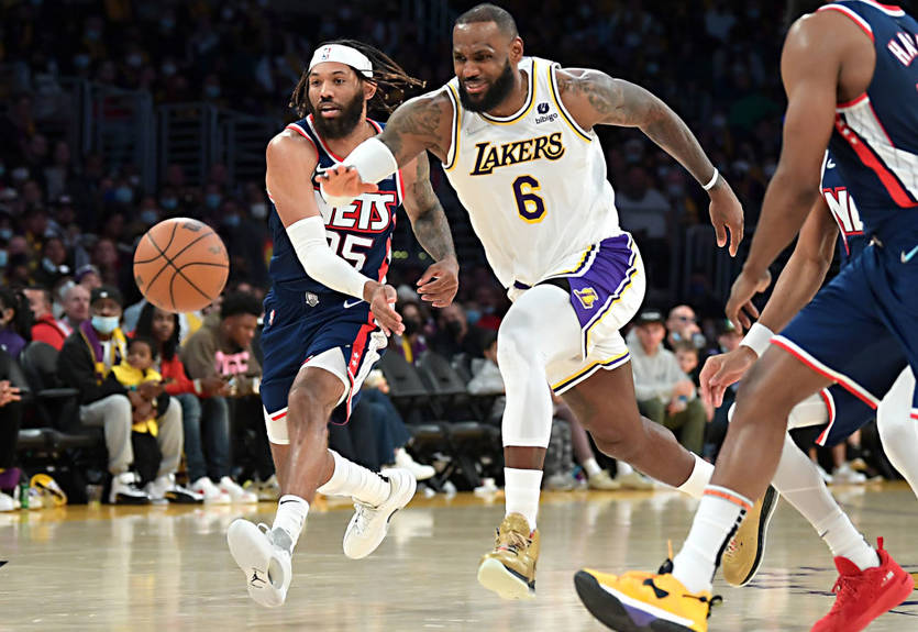 НБА: Бруклин обыграл Лейкерс в рождественском матче, Милуоки справился с Бостоном