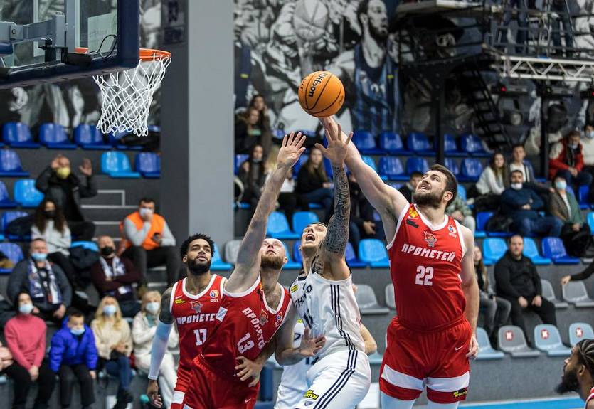 Суперлига: Прометей одолел Днепр, одержав 22-ю подряд победу в чемпионате