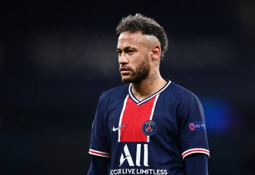 Неймар сделал памятное фото с чемпионом UFC в легком весе