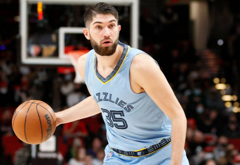 Мемфис подписал новый контракт с тяжелым форвардом Мемфис подписал новый контракт с тяжелым форвардом