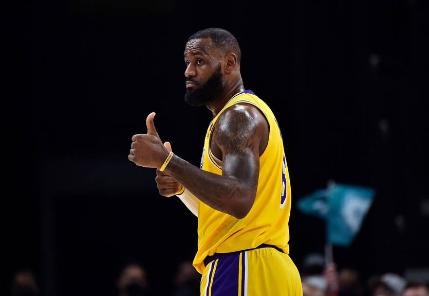 ЛеБрон поднялся на 16-е место по числу сыгранных матчей в НБА