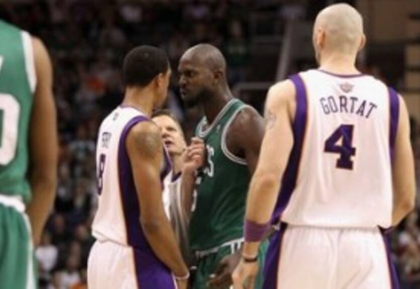 Риверс защищает Гарнетта