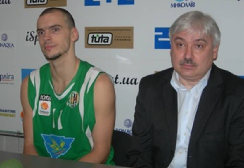 Подковыров: "Не можем поменять иностранцев, которые на контракте"