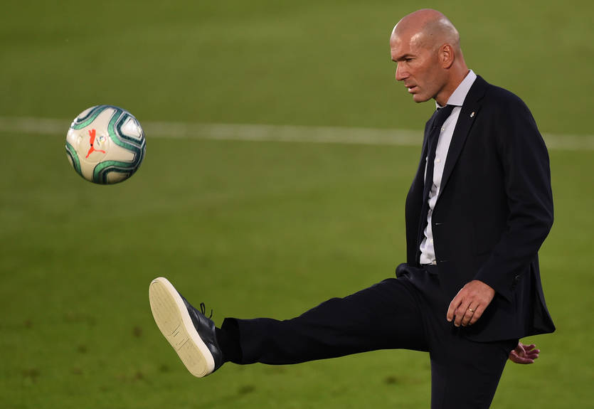 Зидан летом сменит Почеттино во главе ПСЖ - источник Зидан летом сменит Почеттино во главе ПСЖ - источник