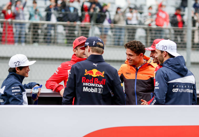 Советник Ред Булл назвал пилота, который ближе всех по уровню к Ферстаппену и Хэмилтону