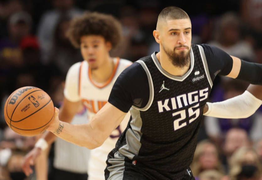 Лень показал чудовищную реализацию, что привело к поражению Сакраменто