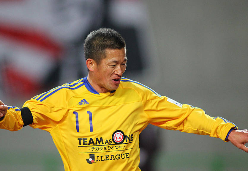 Самый возрастной футболист мира нашел себе новую команду