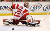 НХЛ. Детройт пока не намерен искать нового вратаря