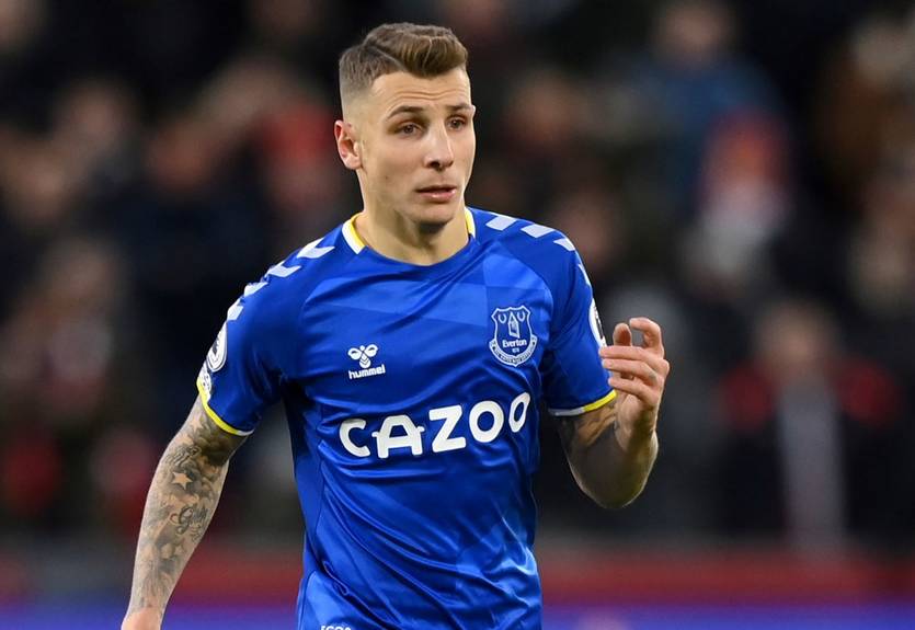 Конкурент Миколенко сменит Эвертон на Астон Виллу