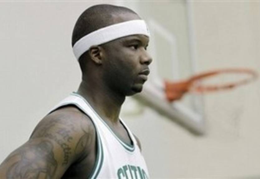 Центровой Бостона выбыл на шесть недель