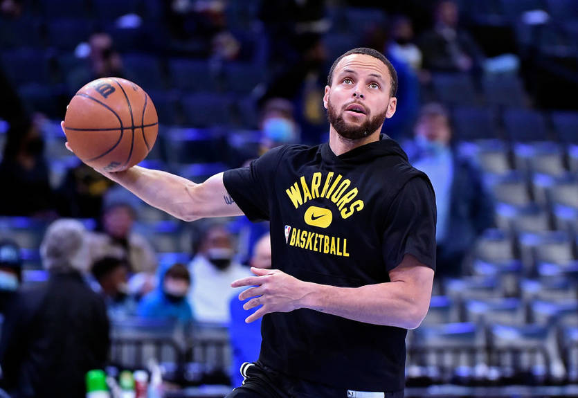 Карри повредил руку и пропустит ближайший матч Голден Стэйт