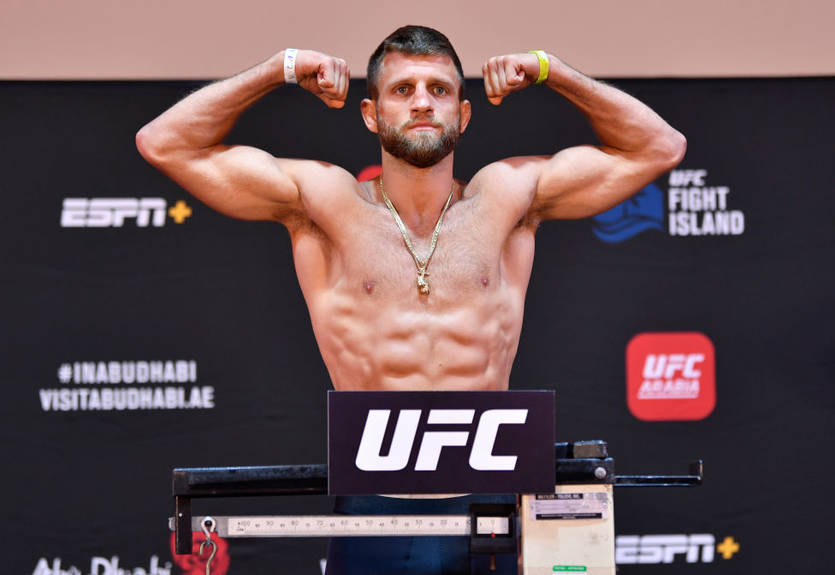 Каттар против Чикадзе: бойцы устроили бой года с кровавым месивом и победой американца