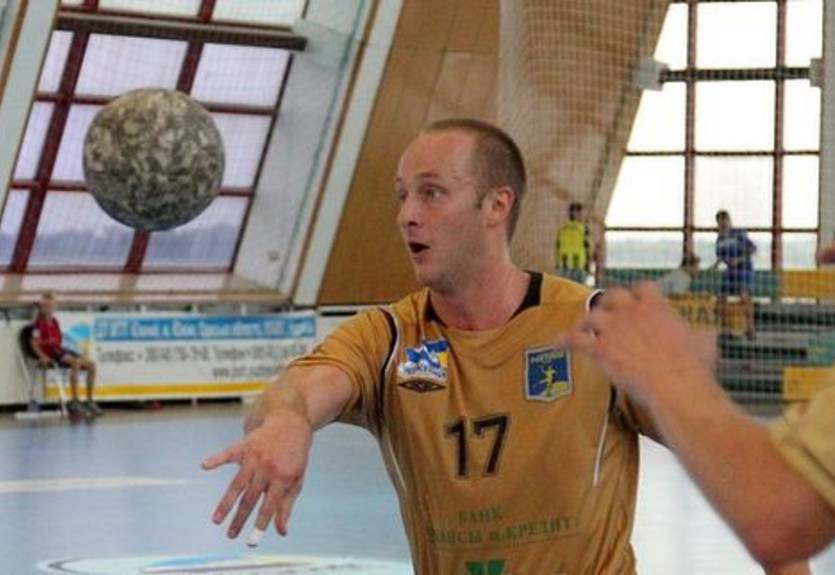 Портовик — в тройке