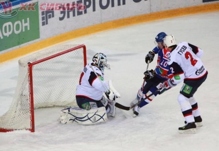 КХЛ. Авангард преподает урок Югре, СКА бьет Сибирь