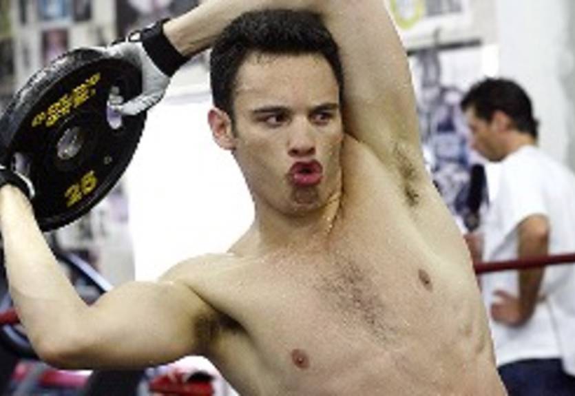 Чавес-младший одолел Лайелла