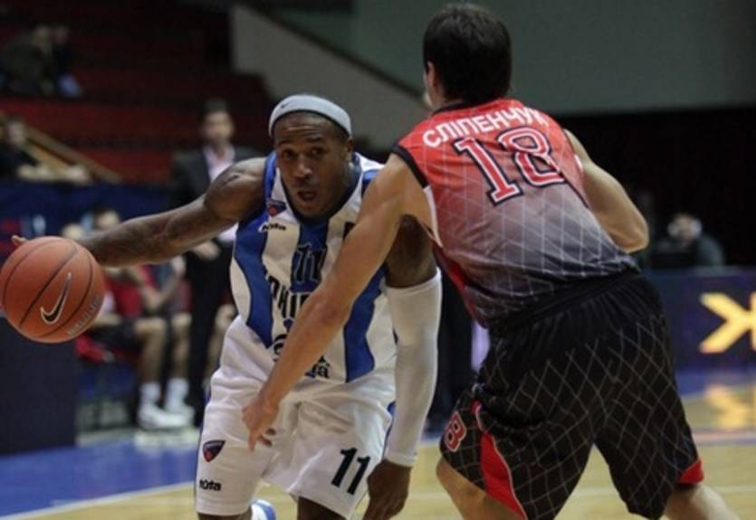 Суперлига. Спокойная домашняя победа Днепра