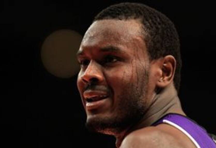 Сакраменто готов обменять центрового