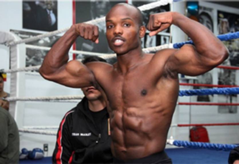 Шоу: "Брэдли имеет шанс на бой с Мейвезером"