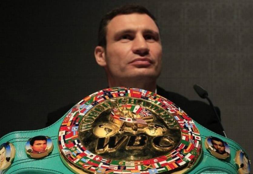 Кличко: "У Адамека нокаутирующий удар"