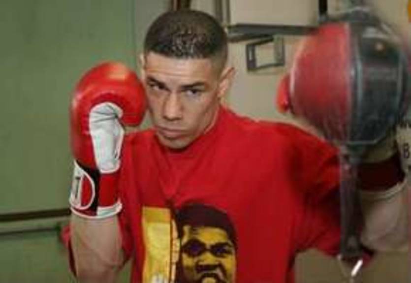 Ривера возобновляет профессиональную карьеру