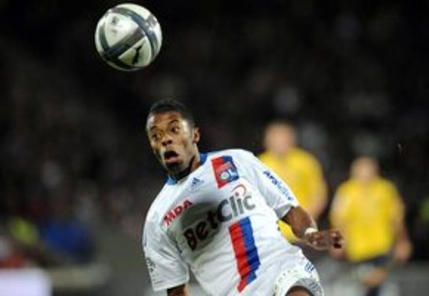 Агент: "Милан и Юве — главные претенденты на Бастоса"