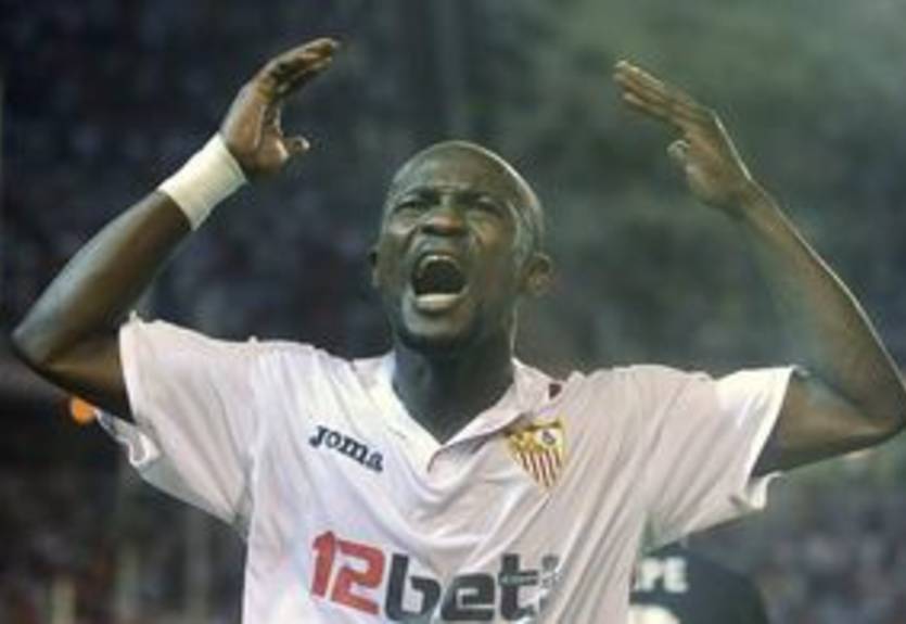 Защитник Севильи перебрался в Дженоа