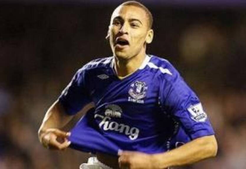 Эвертон сдает нападающего Селтику