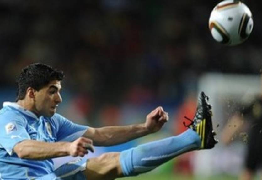 Ливерпуль включается в гонку за форвардом Аякса