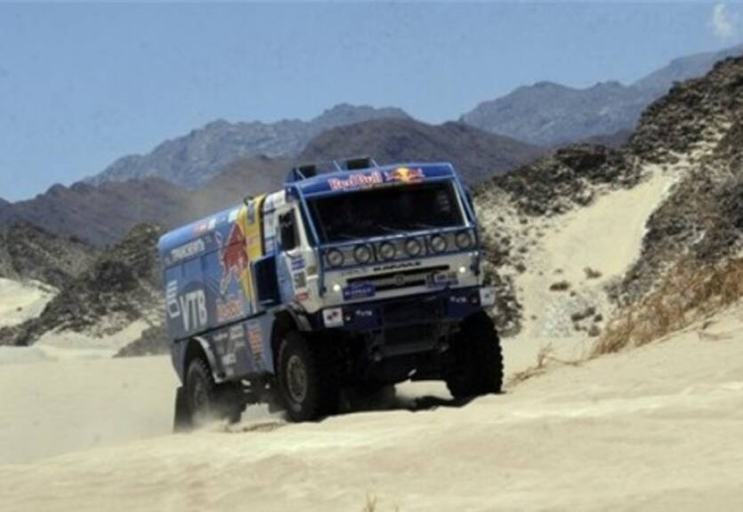 Дакар — 2011. Этап 12-й. Грузовики. Царь у подножия трона