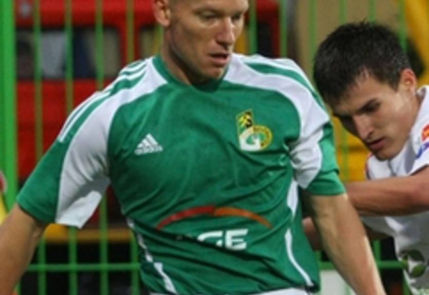 Таврия пригласила на просмотр польского защитника
