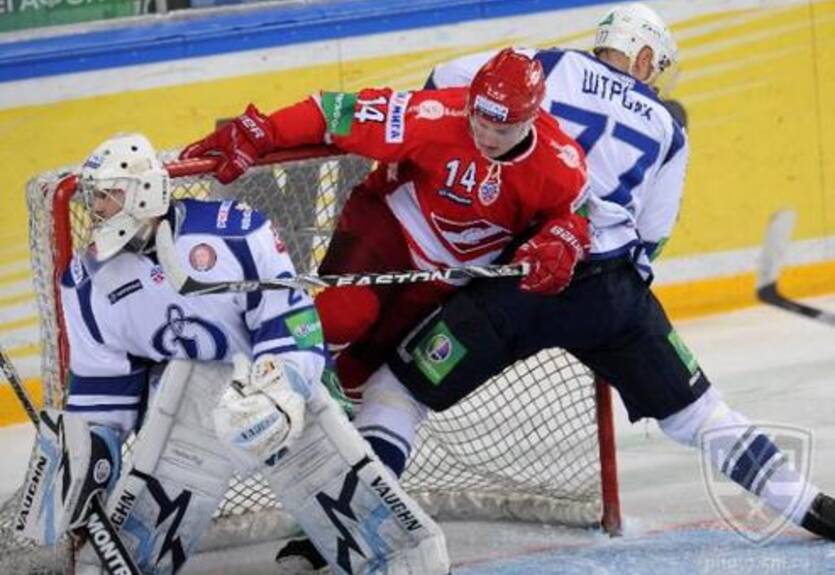 КХЛ. Витязь разбушевался, Локомотив продолжает сметать соперников