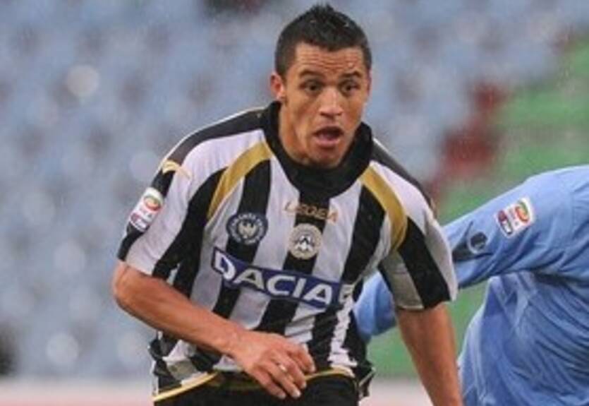 Удинезе не отпускает Санчеса