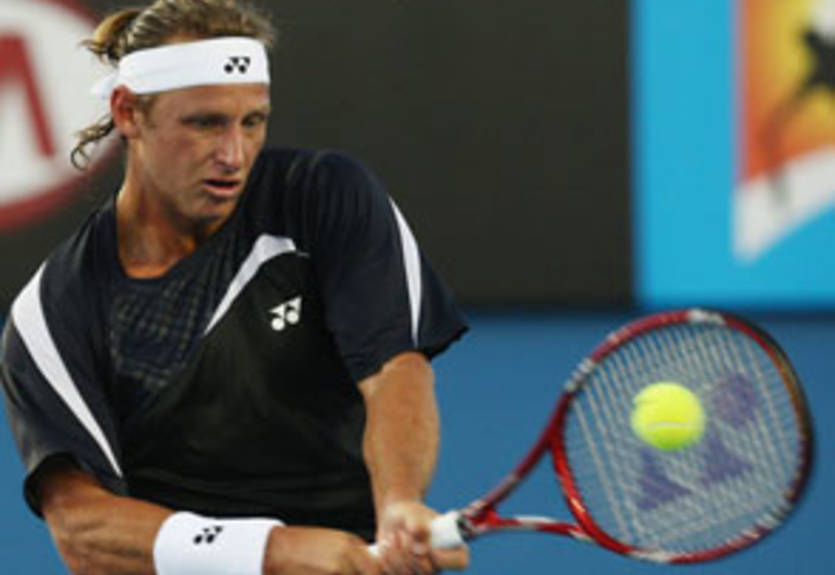 Налбандян и Беллуччи вышли в финал выставочного турнира