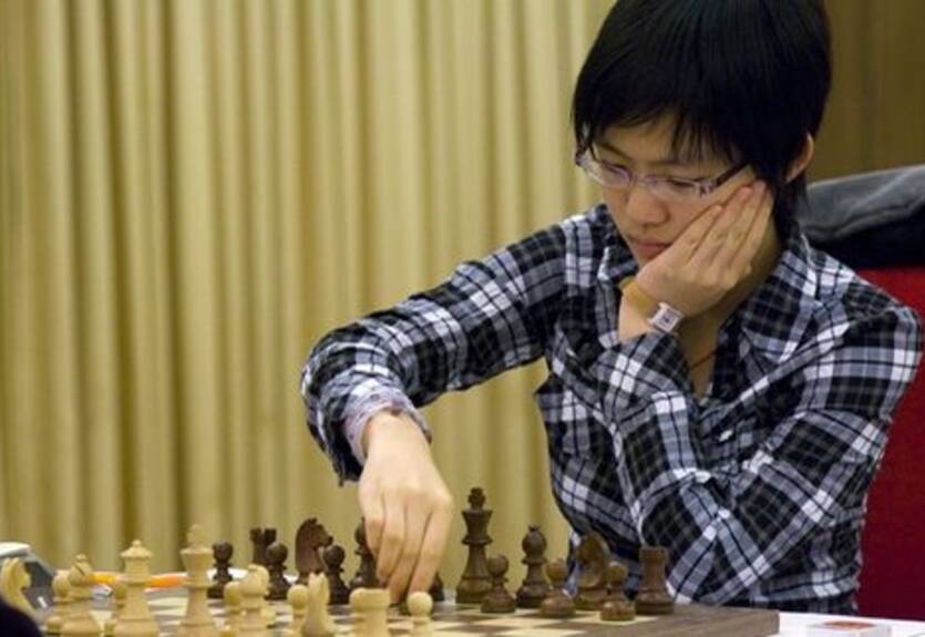16-летняя китаянка стала самой юной чемпионкой мира по шахматам