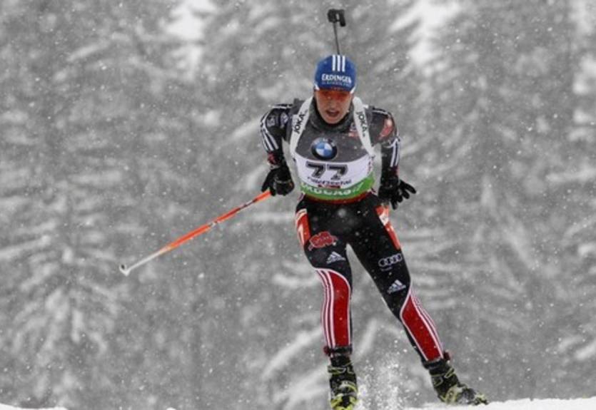 Биатлон. Первая победа красавицы Нойнер!