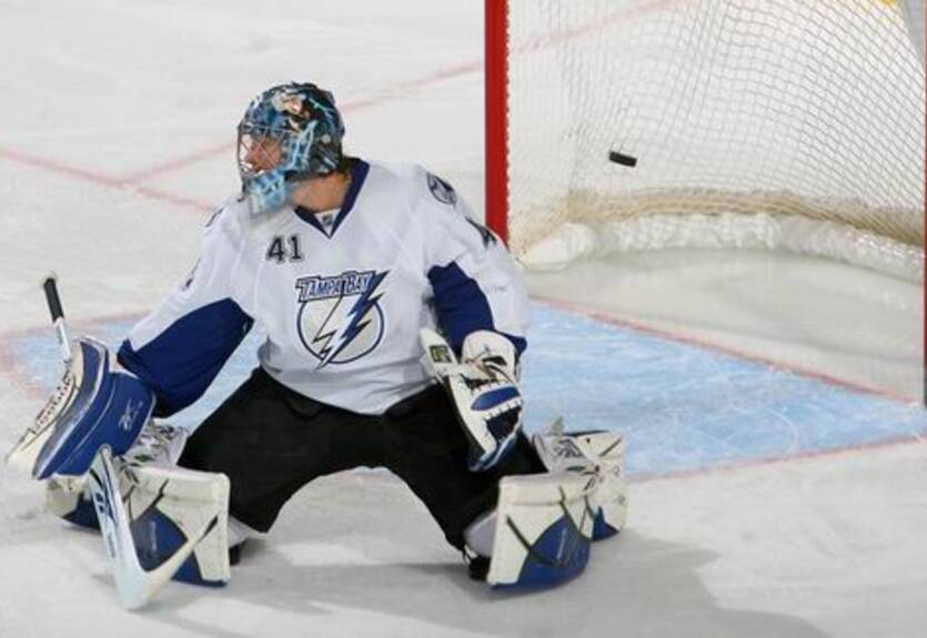НХЛ. Тренер Тампы призывает своих вратарей не читать газеты