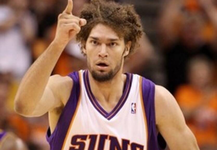 Центровой Санс вернется через две недели