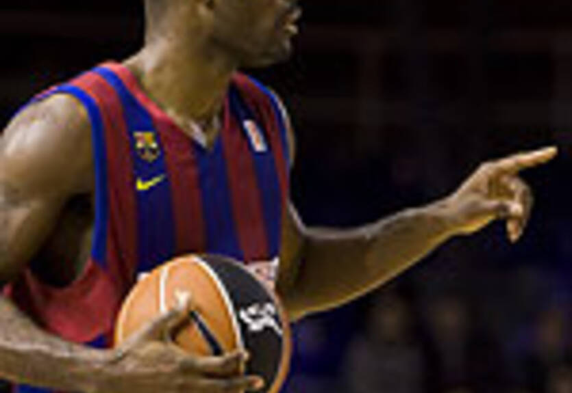 Звезда Барселоны выбывает на два месяца