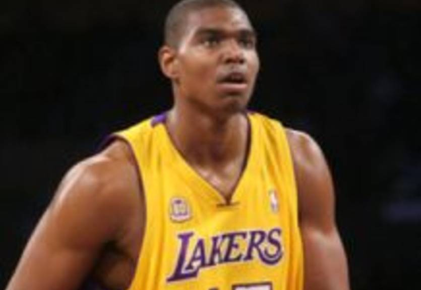 Лейкерс центровой не нужен