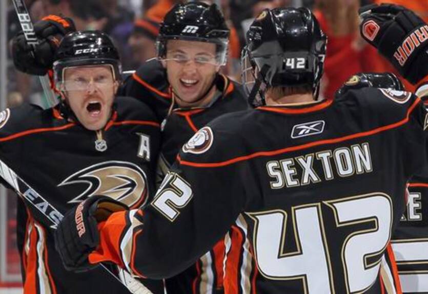 НХЛ. Чикаго бьет Анахайм