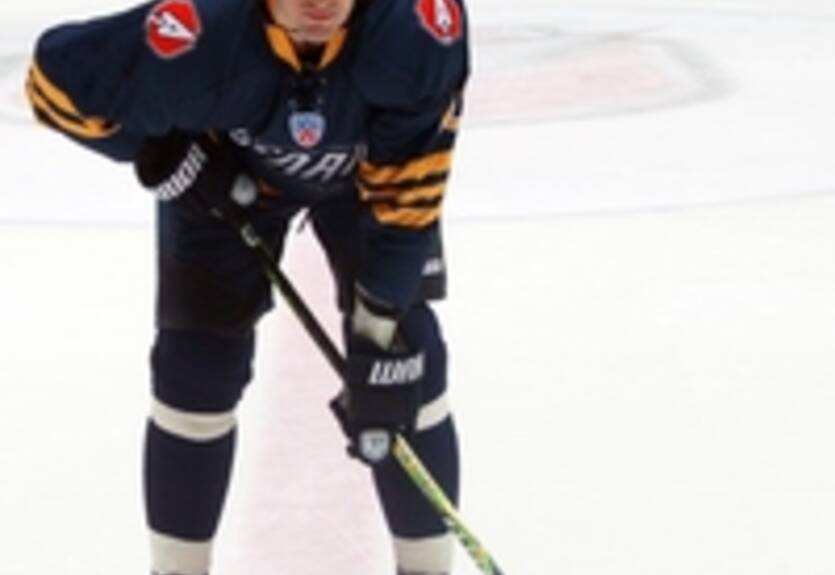 Атлант подписал Зюзина