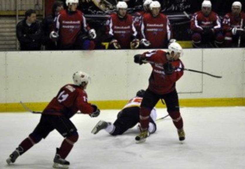 Компаньон-Нафтогаз обыграл Подол