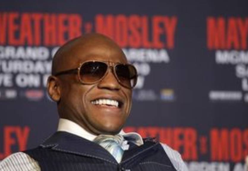 Мейвезер повздорил с представителем охраны района