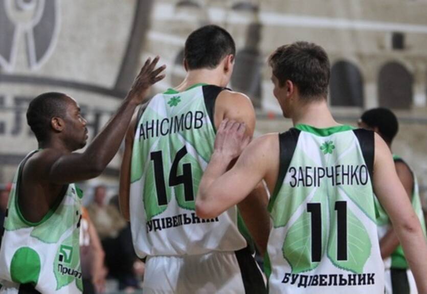 Суперлига. Будивельник разбивает Политехнику