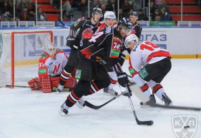 КХЛ. Уверенные победы Ак Барса и Авангарда