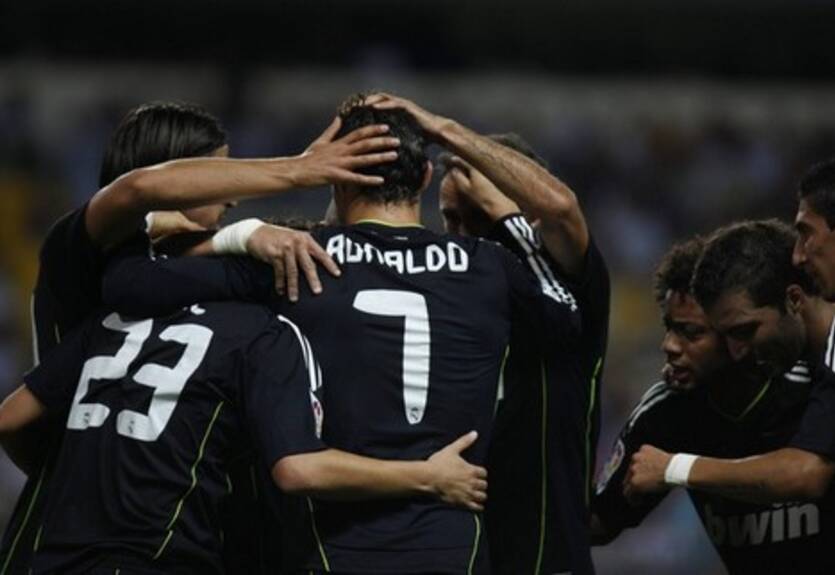 Барселона обыгрывает Валенсию, Реал остается на вершине